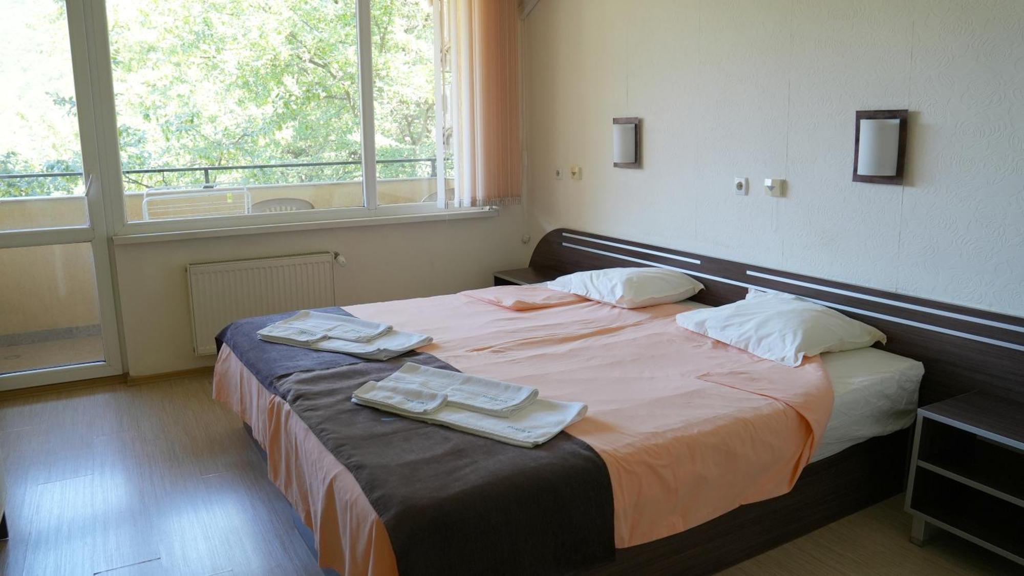 Balneo Comlex Medica Narechen Hotel Narechenski Bani Exterior photo